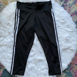 Adidas 3 stripe crop workout leggings |size S